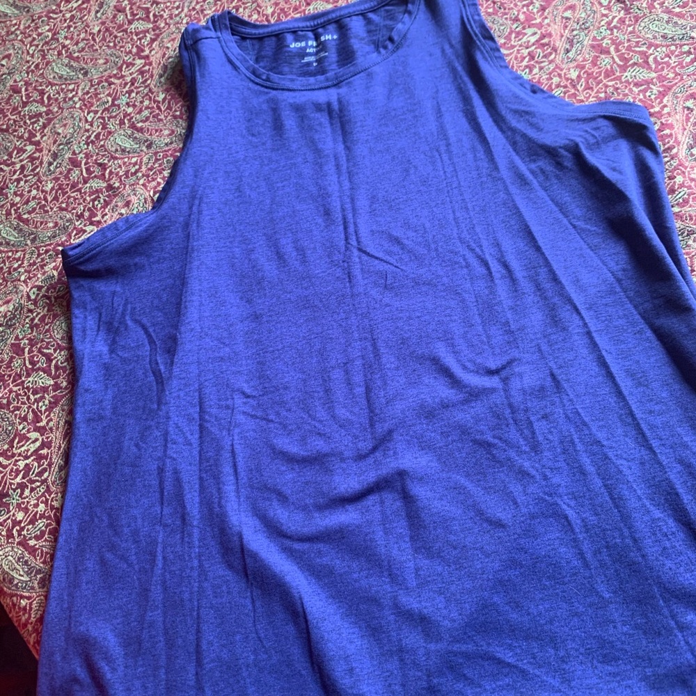 Tank tops - Picture 7 of 11
